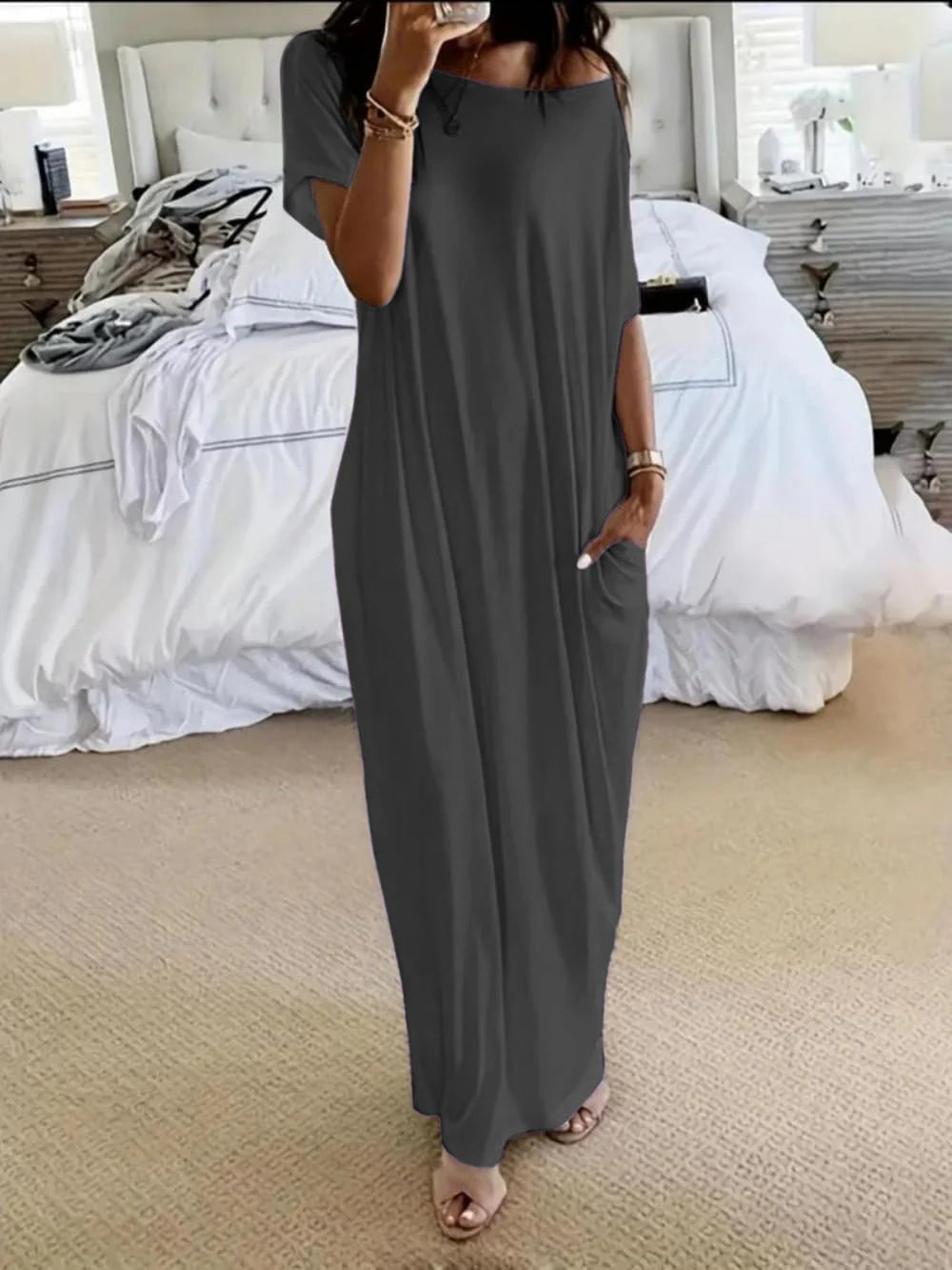 VESTIDO CASUAL ASIMÉTRICO EXTRAGRANDE CON HOMBROS DESCUBIERTOS