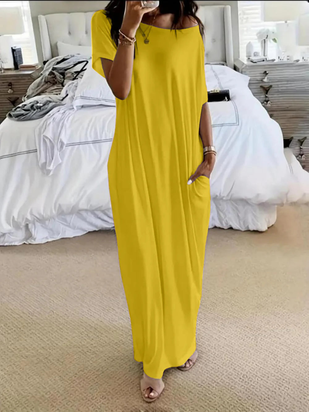VESTIDO CASUAL ASIMÉTRICO EXTRAGRANDE CON HOMBROS DESCUBIERTOS