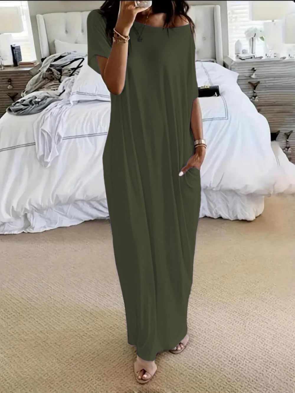 VESTIDO CASUAL ASIMÉTRICO EXTRAGRANDE CON HOMBROS DESCUBIERTOS